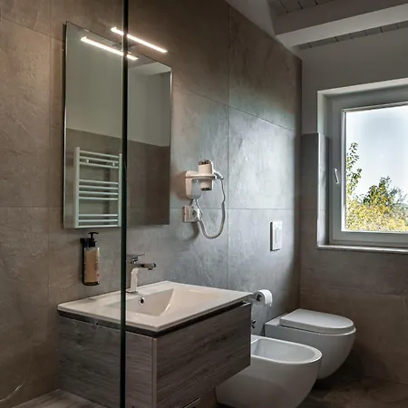 农家乐 Manfredomus