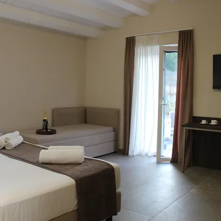 农家乐 Manfredomus